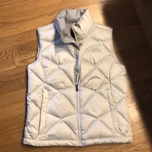 Small north face vest like brand new